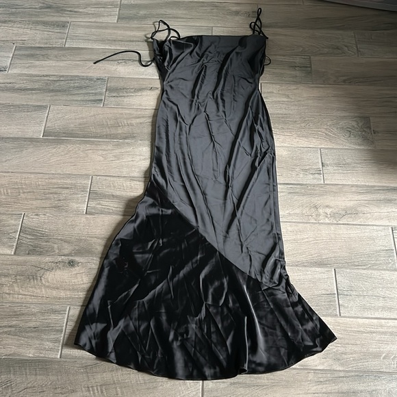 Rumer iluka cowl gown - Picture 5 of 5